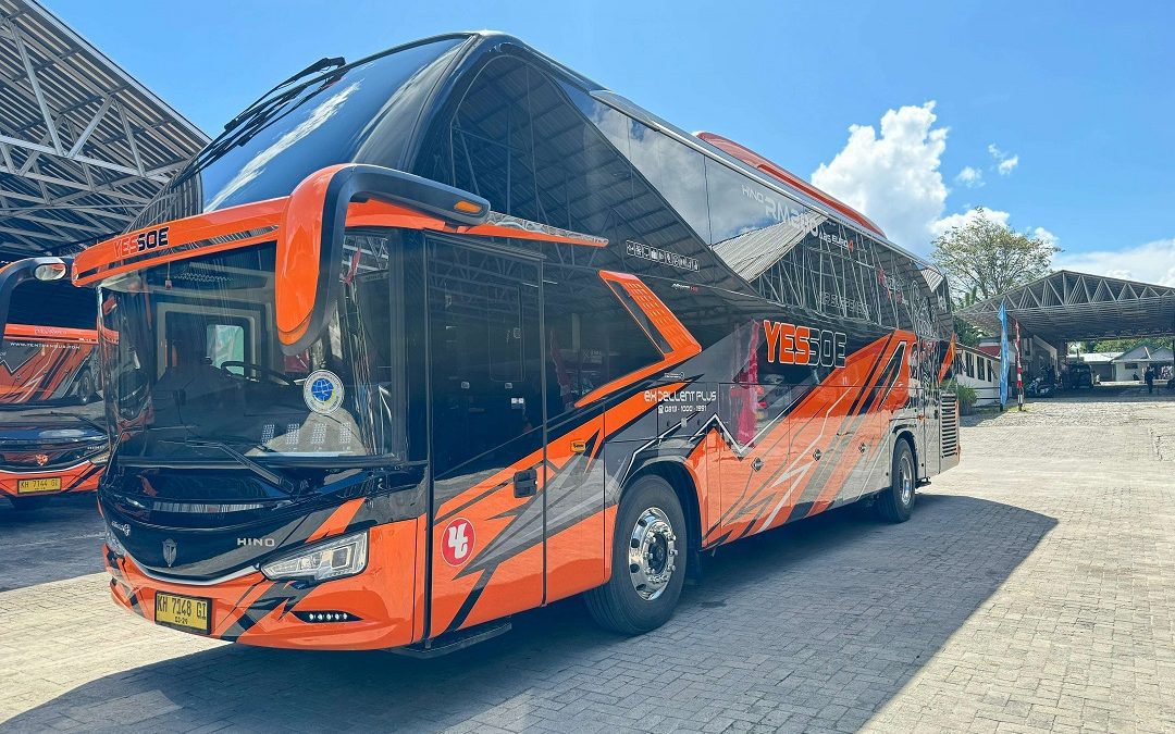 Siap Menjadi Andalan Transportasi di Kalimantan Tengah Hino Menyerahkan Bus RM 280 ABS Kepada PO Yessoe Travel